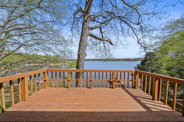 101 Woodland Pt, Estill Springs, TN 37330