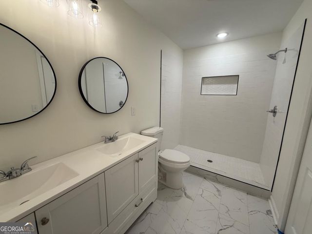 2996 Laguna Drive, Decatur, GA 30032