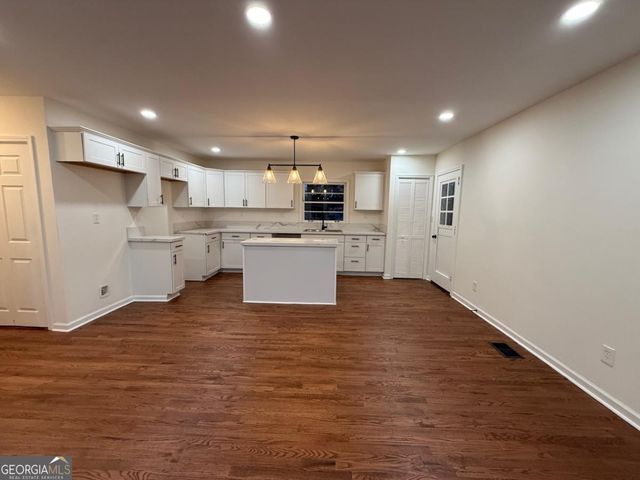 2996 Laguna Drive, Decatur, GA 30032