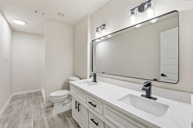 1907 Tangle Lake Drive, Kingwood, TX 77339