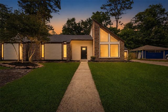1907 Tangle Lake Drive, Kingwood, TX 77339