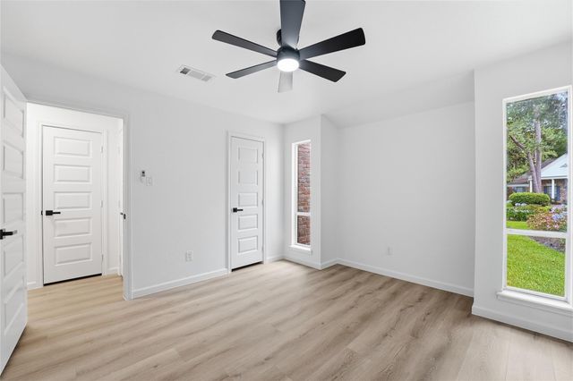 1907 Tangle Lake Drive, Kingwood, TX 77339