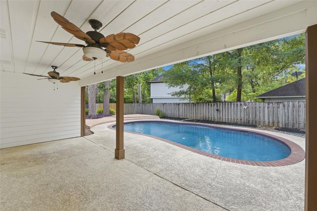 1907 Tangle Lake Drive, Kingwood, TX 77339