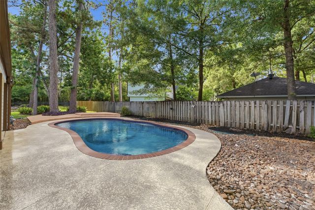1907 Tangle Lake Drive, Kingwood, TX 77339