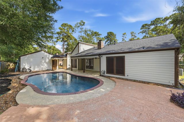 1907 Tangle Lake Drive, Kingwood, TX 77339