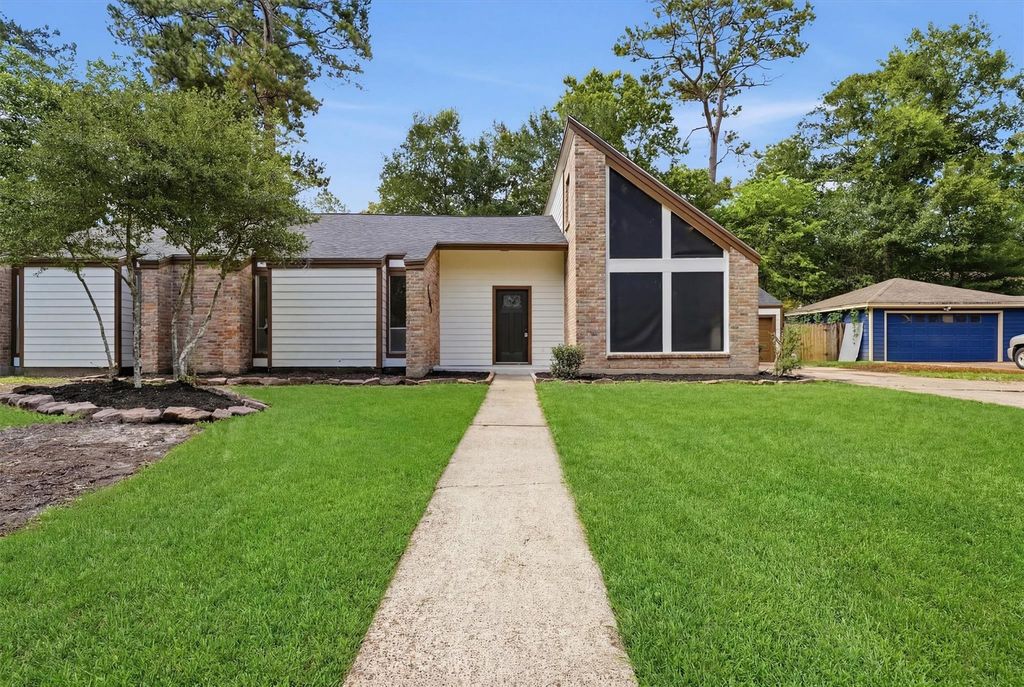 1907 Tangle Lake Drive, Kingwood, TX 77339