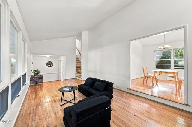4904 Brookhurst Place, Raleigh, NC 27609