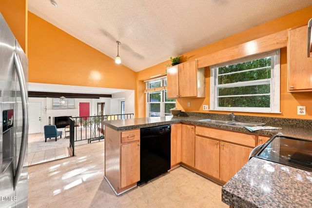 4904 Brookhurst Place, Raleigh, NC 27609
