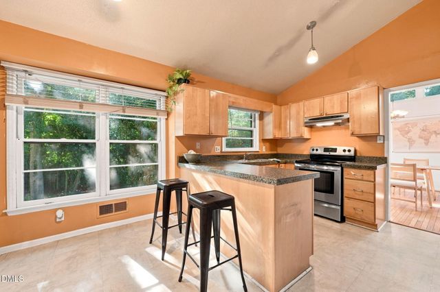 4904 Brookhurst Place, Raleigh, NC 27609