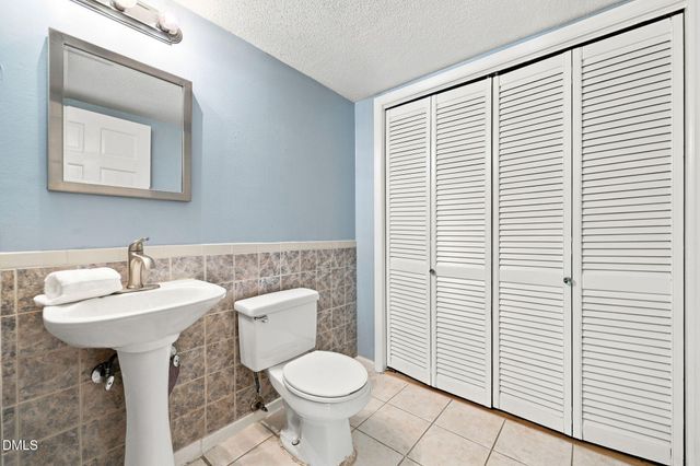 4904 Brookhurst Place, Raleigh, NC 27609