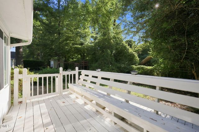 4904 Brookhurst Place, Raleigh, NC 27609