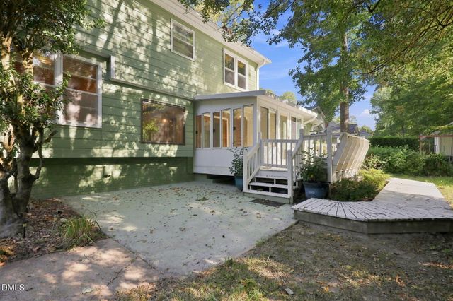 4904 Brookhurst Place, Raleigh, NC 27609