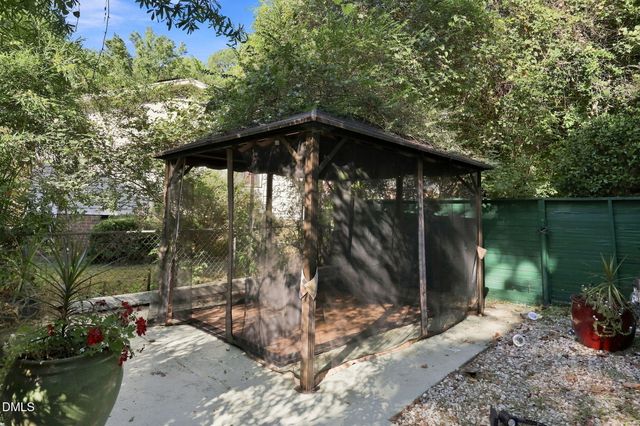 4904 Brookhurst Place, Raleigh, NC 27609