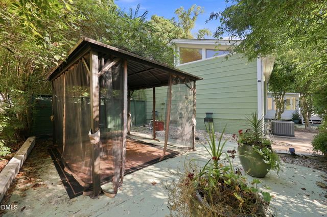 4904 Brookhurst Place, Raleigh, NC 27609