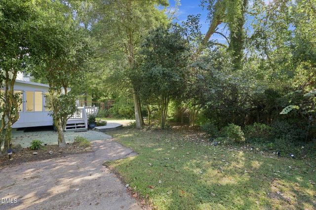 4904 Brookhurst Place, Raleigh, NC 27609
