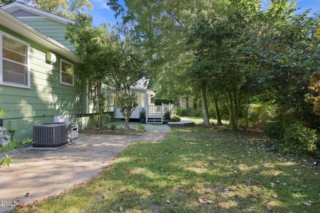 4904 Brookhurst Place, Raleigh, NC 27609