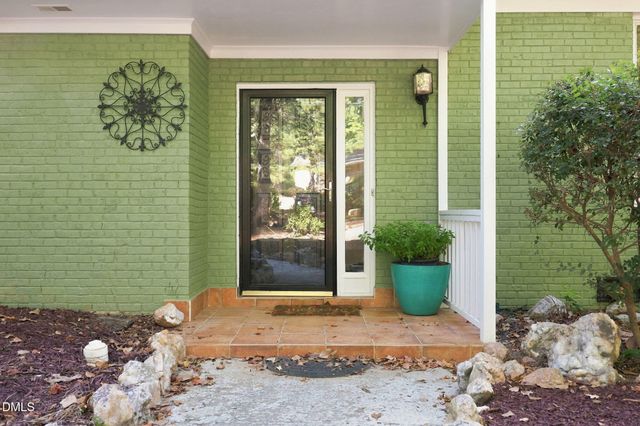 4904 Brookhurst Place, Raleigh, NC 27609
