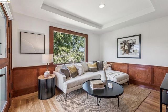 3943 Park Blvd, Oakland, CA 94602