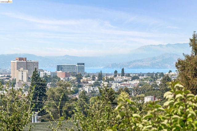 3943 Park Blvd, Oakland, CA 94602