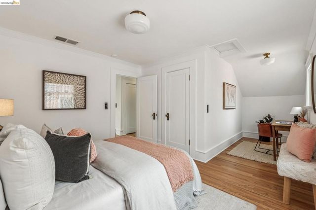 3943 Park Blvd, Oakland, CA 94602