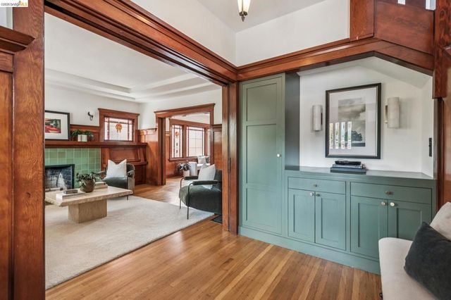 3943 Park Blvd, Oakland, CA 94602