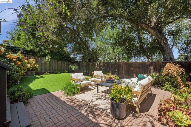 3943 Park Blvd, Oakland, CA 94602