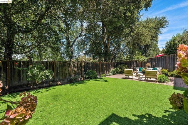 3943 Park Blvd, Oakland, CA 94602