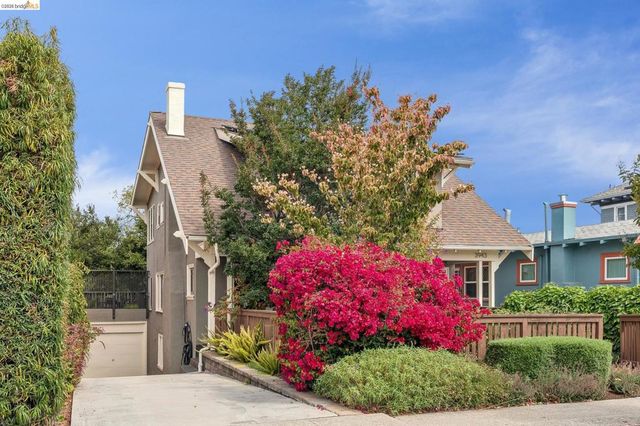 3943 Park Blvd, Oakland, CA 94602