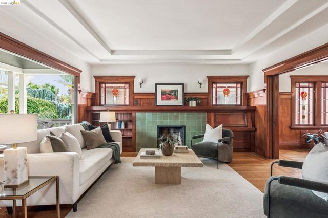 3943 Park Blvd, Oakland, CA 94602