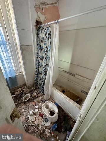 221 W APSLEY ST, Philadelphia, PA 19144