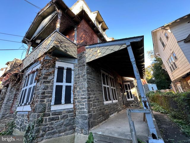 221 W APSLEY ST, Philadelphia, PA 19144