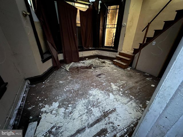 221 W APSLEY ST, Philadelphia, PA 19144