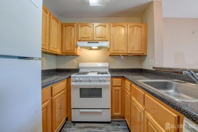 1121 Edpas Road, New Brunswick, NJ 08901