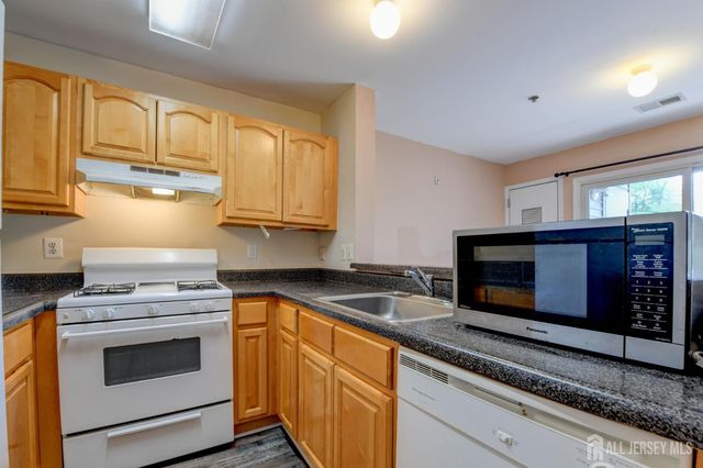 1121 Edpas Road, New Brunswick, NJ 08901