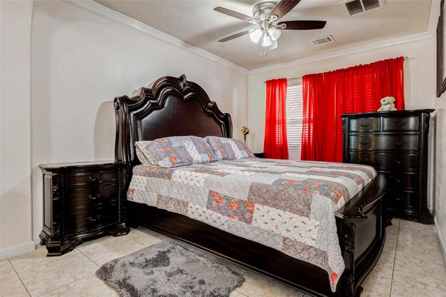 10422 Sutter Glen Lane, Houston, TX 77075