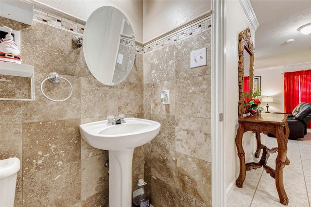 10422 Sutter Glen Lane, Houston, TX 77075