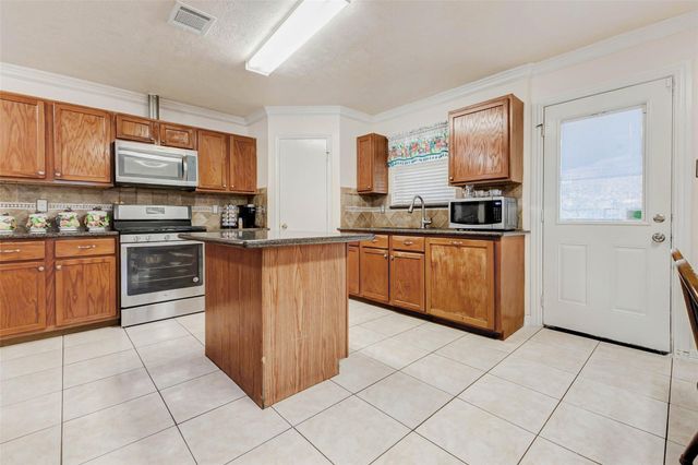 10422 Sutter Glen Lane, Houston, TX 77075