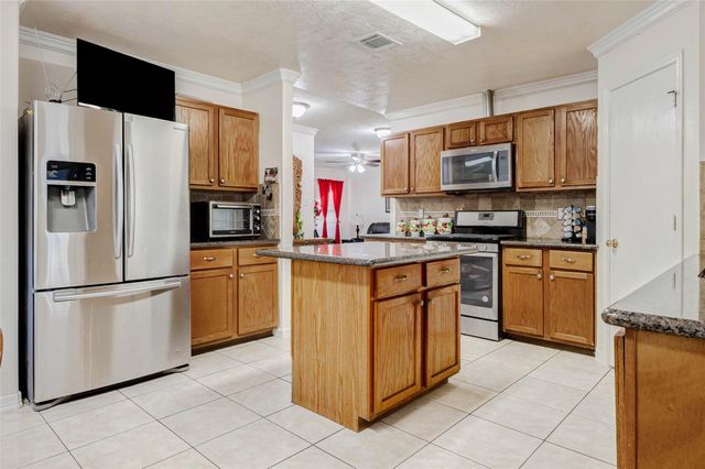 10422 Sutter Glen Lane, Houston, TX 77075