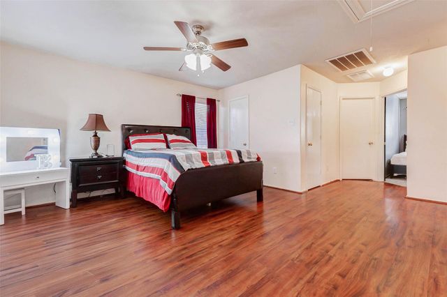 10422 Sutter Glen Lane, Houston, TX 77075