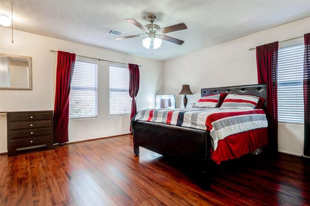 10422 Sutter Glen Lane, Houston, TX 77075