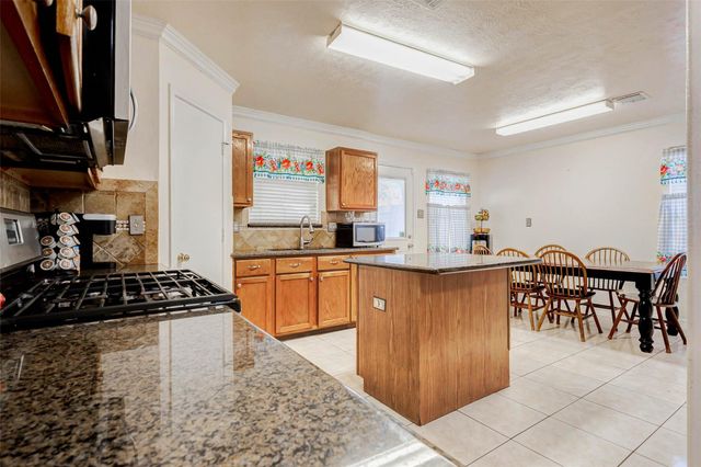 10422 Sutter Glen Lane, Houston, TX 77075