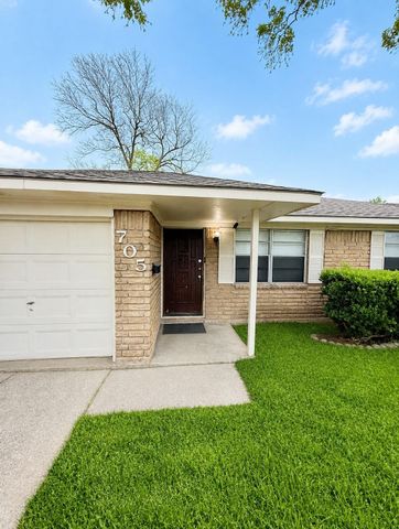 705 Evanston Street, Houston, TX 77015
