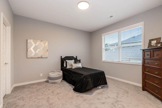 18501 Pawnee Lane, Overland Park, KS 66085