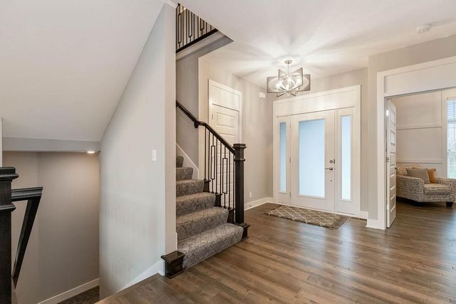 18501 Pawnee Lane, Overland Park, KS 66085