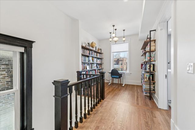 4912 N Winchester Avenue, Chicago, IL 60640