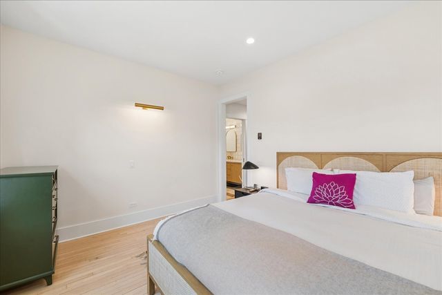 4912 N Winchester Avenue, Chicago, IL 60640