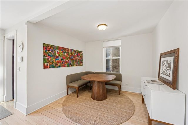 4912 N Winchester Avenue, Chicago, IL 60640