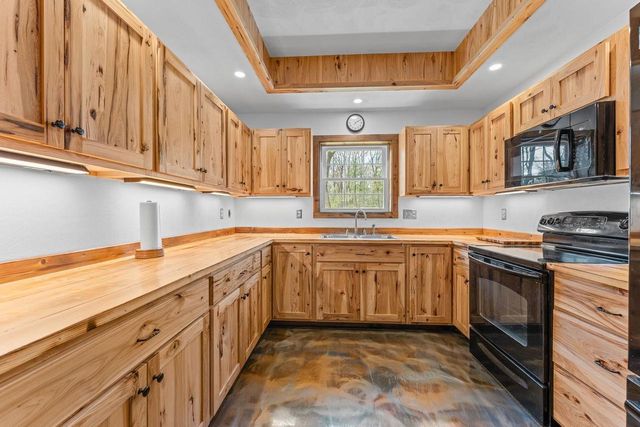 S3036 E Fox Hill Road, Baraboo, WI 53913