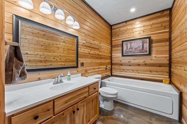 S3036 E Fox Hill Road, Baraboo, WI 53913