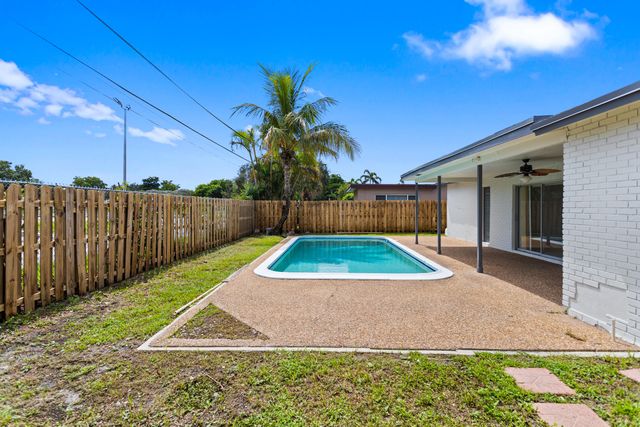 2000 NW 91ST Way, Sunrise, FL 33322